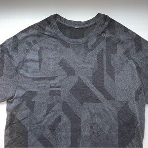 Lululemon Metal Vent Geometric Camo Slate Shirt Gray